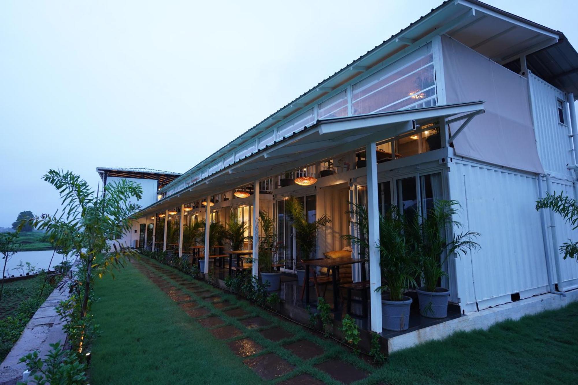 ホテル The Boat Club,カルジャット エクステリア 写真