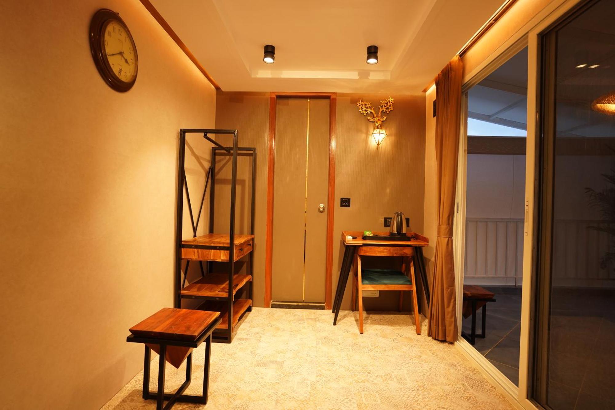 ホテル The Boat Club,カルジャット エクステリア 写真