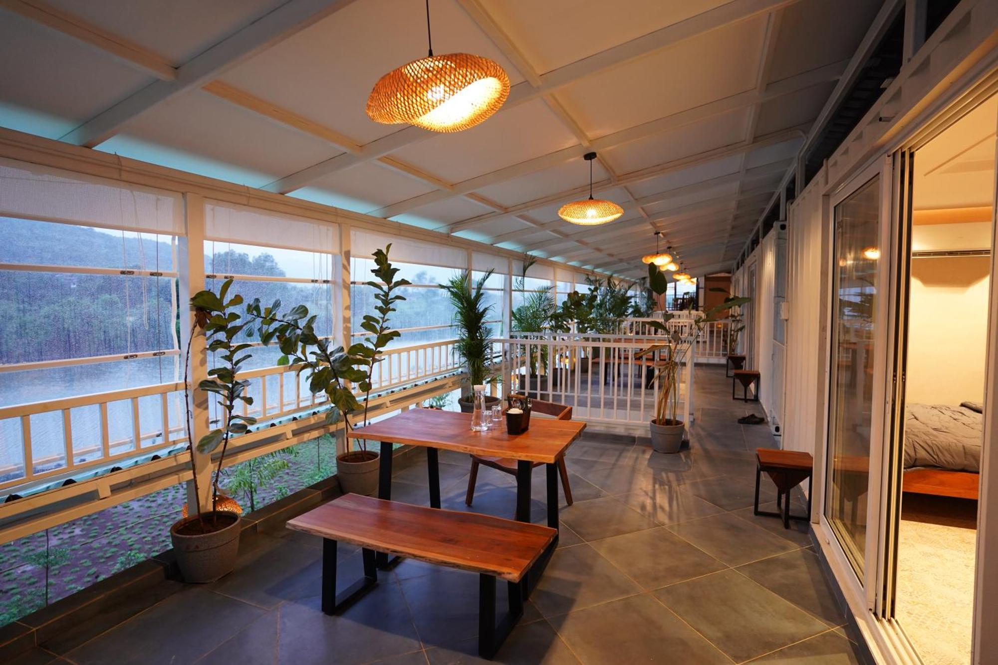 ホテル The Boat Club,カルジャット エクステリア 写真